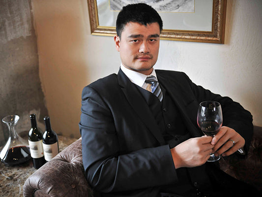 姚明都有自己的酒莊 姚明買下了加州納帕谷的一個小酒莊 Fine Wine Asia 法國名莊酒 French Wine 意大利得獎酒 Italian Wine 紅酒推介 紅酒優惠 紅酒 白酒 香檳 氣酒